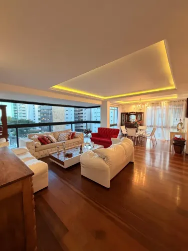 Apartamento à venda com 187 m2, 4 quartos, DCE, na 3a quadra da Ponta Verde, por R$1.350.0