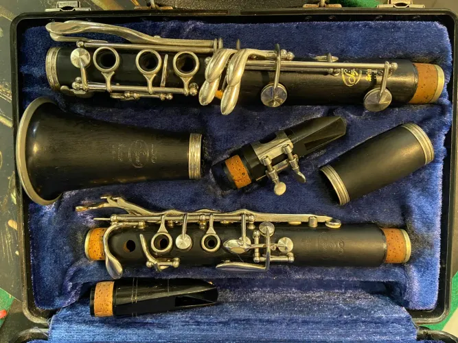 Clarinete Madeira Selmer Signet + Vandoren B45