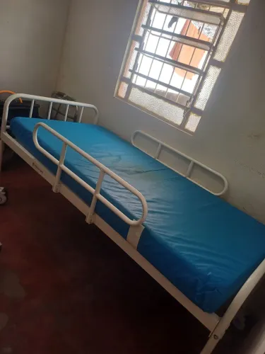 Cama hospitalar cadeira de banho
