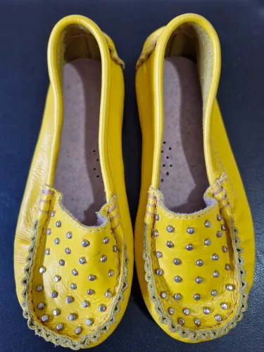 R$ 25 | Mocassim | Sapato | Amarelo | Tamanho 22 | Menina | Couro Legítimo | Novo