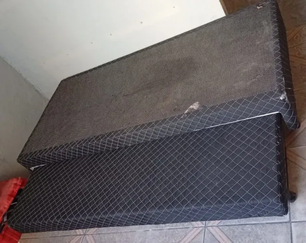 Box de solteiro com auxiliar.