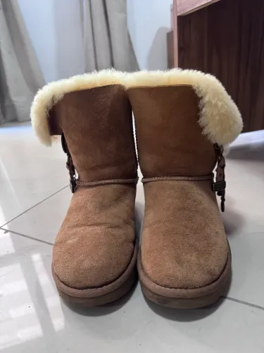 Bota UGG novíssima