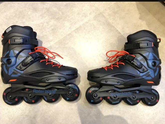 Vendo. Patins  Rollerblaide 700  Numeração 42/43 Brasil