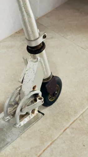 Patinete em alumínio