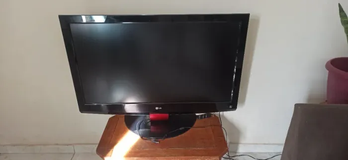 TV 42" - NÃO É SMART