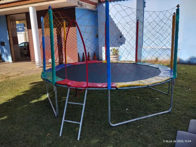 Pula, pula , piscina de bolinha, jogo de mesa, escorregador, toalhas de mesa...