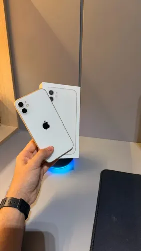 iPhone 11 , 64gb