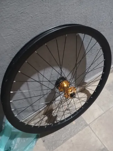 Rodas aro 26 com cubo barulhento