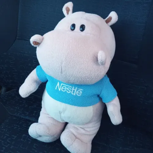 Urso de pelúcia  da coleção nestle item de colecionador em ótimo estado raro. 