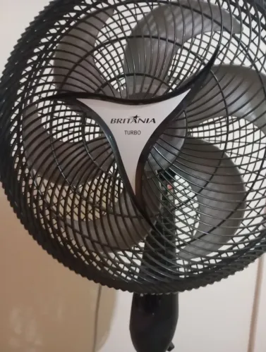 Usado - ventilador coluna Britânia turbo