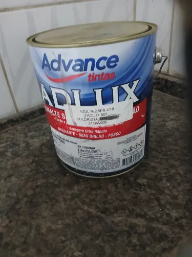 Vendo um galão lacrado de tinta esmalte azul 150 reais moro no bairro São Gabriel BH