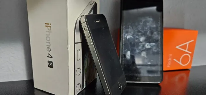 Combo! iPhone 4s + Redmi 6A para peças - não ligam