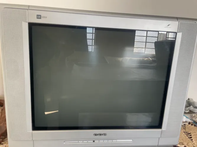 Televisão de tubo CCE sem controle