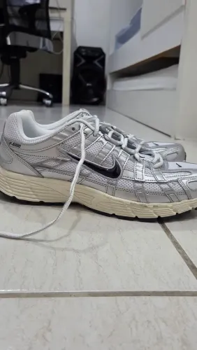Tênis Nike P-6000