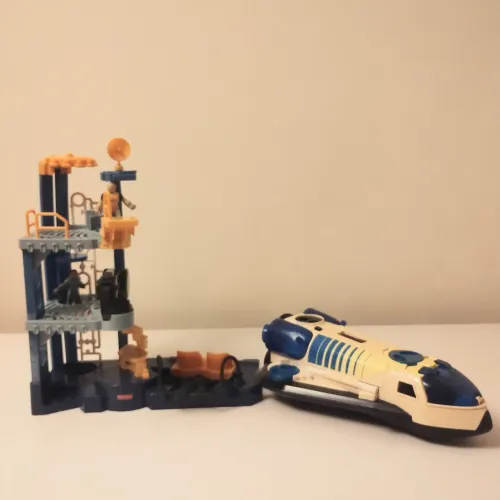 Ônibus Espacial e Estação de Lançamento Fisher-price Seminovo