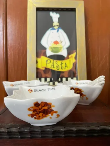 CONJUNTO 3 PETISQUEIRAS DE PORCELANA VINTAGE