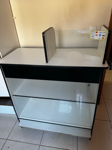 Balcão Caixa com banqueta