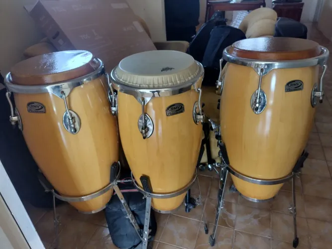 Trio de Congas RMV Com Tripé e Capas
