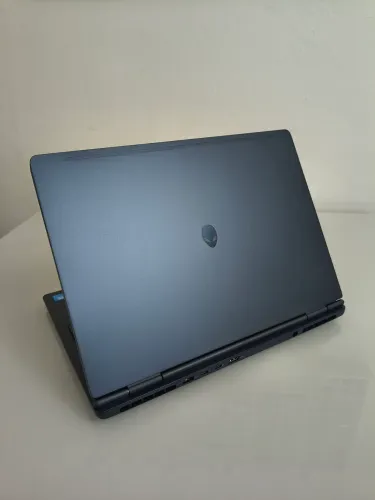 Notebook AlienWare 16 Aurora - RTX 5050