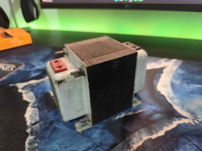 Transformador 1050 VA