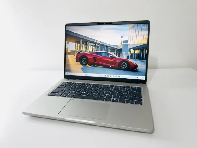Notebook Dell Pro 14-Core 5 235U-16GB DDR5-SSD 512GB NVME-TELA 14FHD IPS 