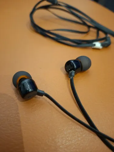 Fone De Ouvido Intra-auricular Com Fio Tune 110 Preto Jbl