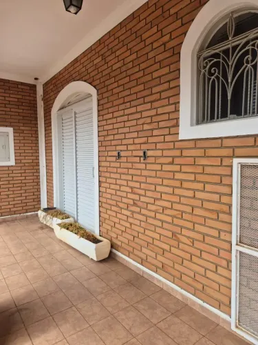 Imóvel para aluguel com 290 metros quadrados com 3 quartos