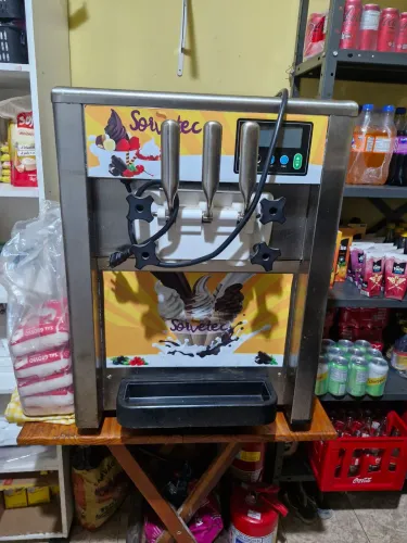 Maquina de sorvete excelente estado