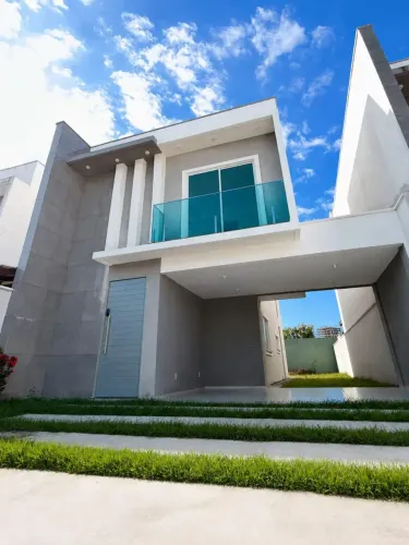 CASA DUPLEX EM RUA PRIVATIVA EUSÉBIO