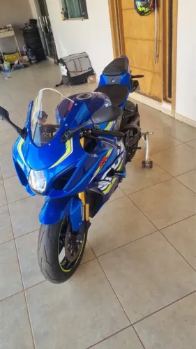 Moto Suzuki GSX 1000cc RA - 5.000 km 