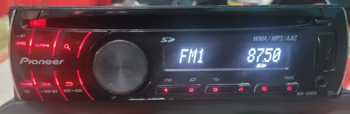 Rádio toca CD Pioneer DEH-4280SD