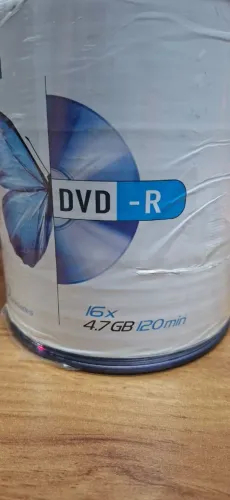 EMBALAGEM COM 100 DVDS