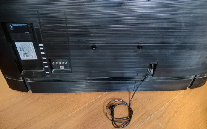 Samsung 50 4K Crystal UHD TU7020 - OPORTUNIDADE (Precisa de reparo no display) 