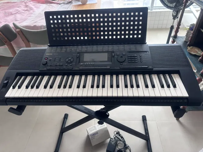 Órgão eletrônico PSR 520 - 220 V