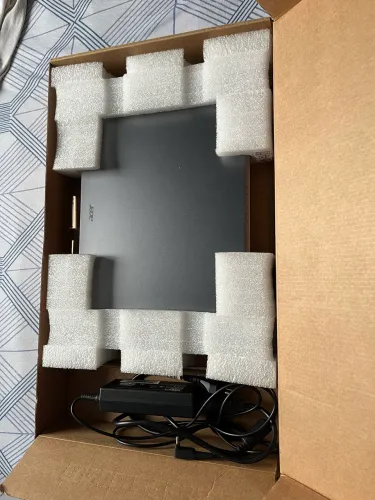 Vendo notebook novo na caixa 