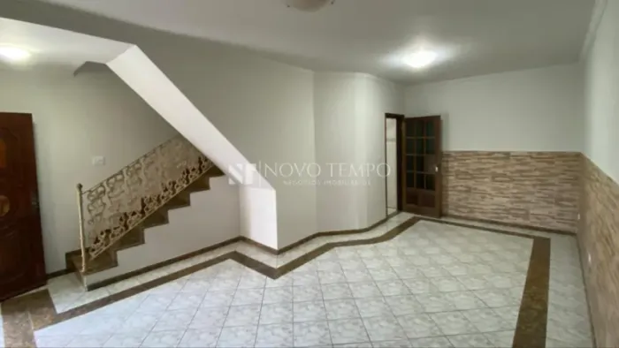 Casa a Venda em Cabreúva, Bairro Pinhal, 3 quartos (1 suíte com banheira)