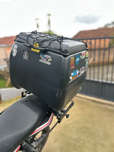 Vende-se bau icbras 100L + suportes