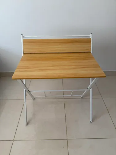 Mesa desmontável portátil para estudo e trabalho