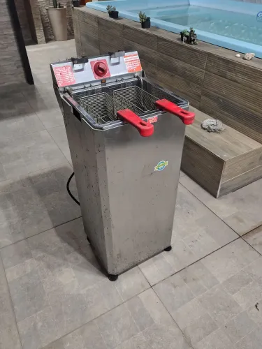 Fritadeira elétrica industrial Marchesoni 18 L água e óleo 220v