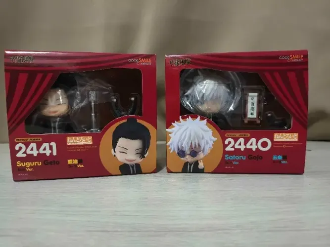 Nendoroids 2440 Satoru Gojo e 2441 Suguru Geto Suit Ver. - Good Smile Company
