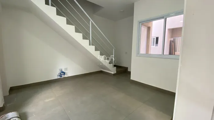 Sobrado em Villágio para locação no Bairro Vila Nova , com 96m² e 2 suítes