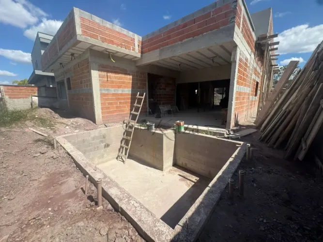 Oportunidade - Casa em Condomínio - Urbanova - Condomínio Mont Blanc - 4 Dormitórios - 248