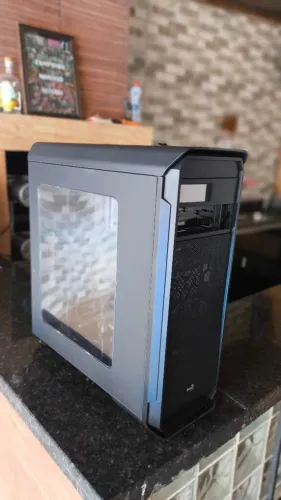 Gabinete Aerocool lateral de acrilico