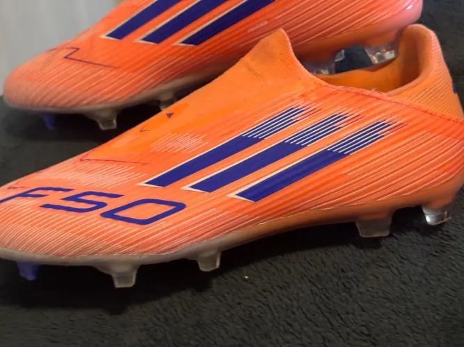 Chuteira F50 laranja campo x league top de linha