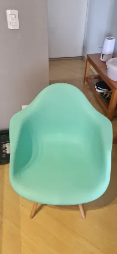 Cadeira Charles Eames com Braços Sillon-Daw Verde Menta Tiffany