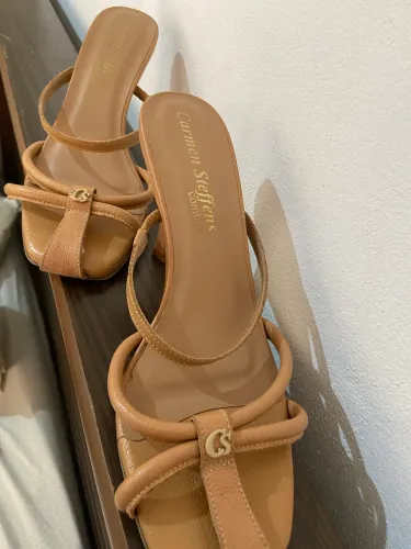 Sandália Carmen Steffans Bege 