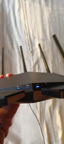 Roteador e repetidor Wifi Tenda. Dupla-faixa com 5 antenas, cobertura mais ampla