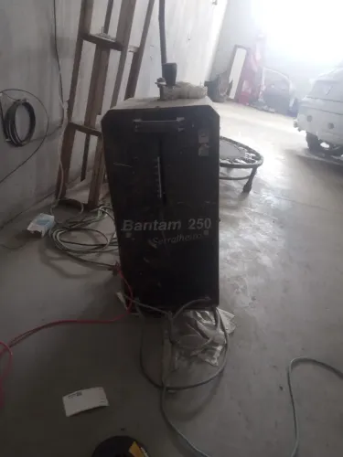 Vendo máquina de solda elétrica ESAB profissional 200
