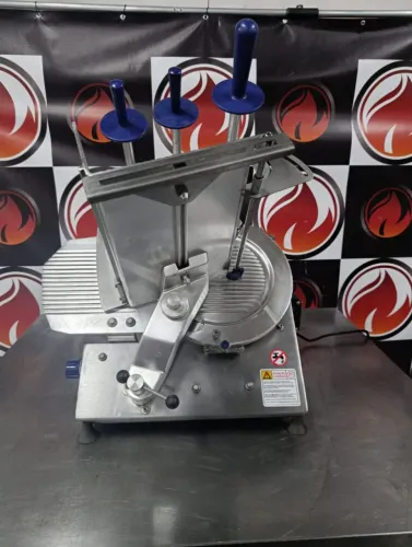 Cortador de Frios Automático da marca Gural, modelo AXT-33i. 