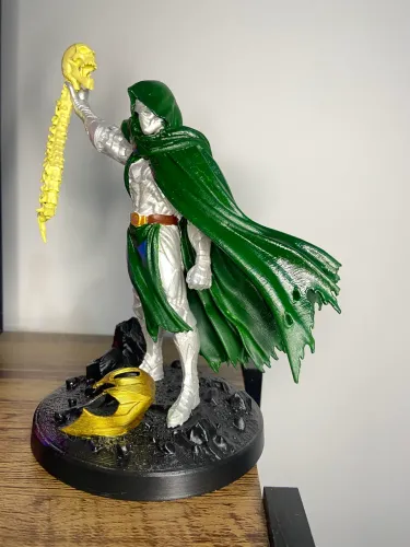 Dr. Doom - finalizando Thanos